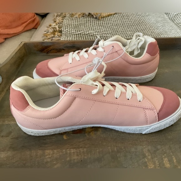 Hurley Women’s Sneakers - Picture 8 of 10